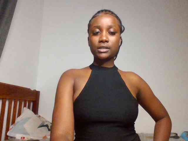 Flirtyarrya webcam