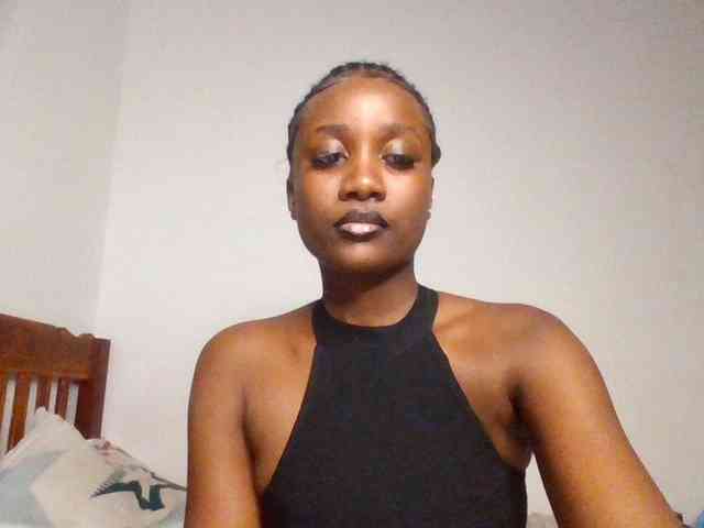 Flirtyarrya webcam