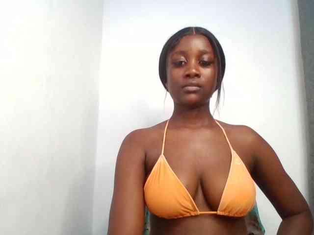 Flirtyarrya webcam