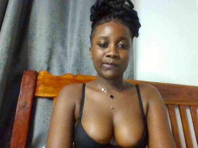 Flirtyarrya webcam