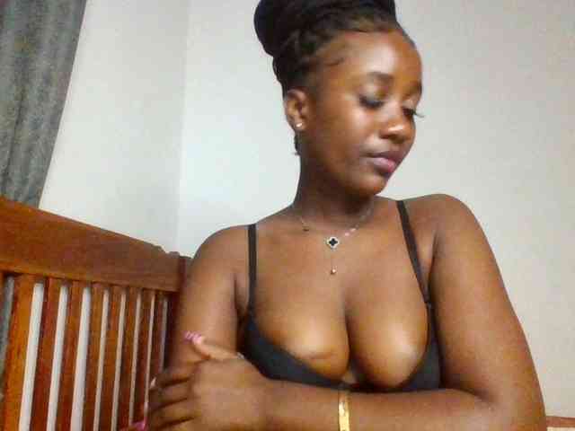 Flirtyarrya webcam