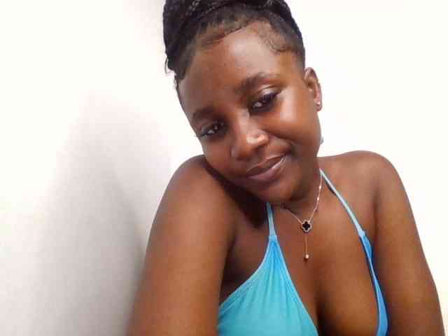 Model: Flirtyarrya