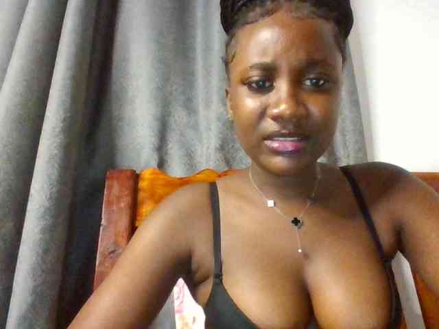 Flirtyarrya webcam