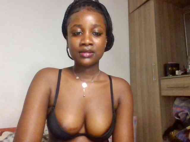 Flirtyarrya webcam