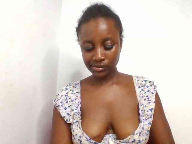 Flirtyarrya webcam