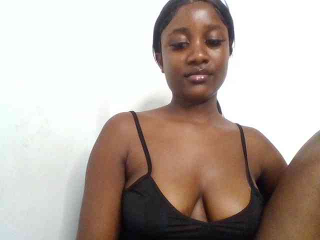 Flirtyarrya webcam