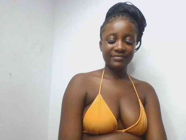 Flirtyarrya webcam