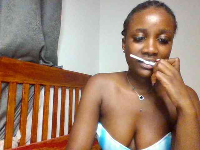 Flirtyarrya webcam