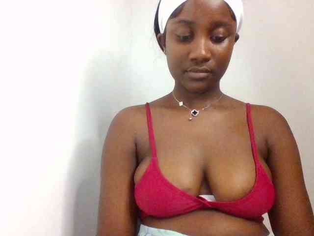 Flirtyarrya webcam