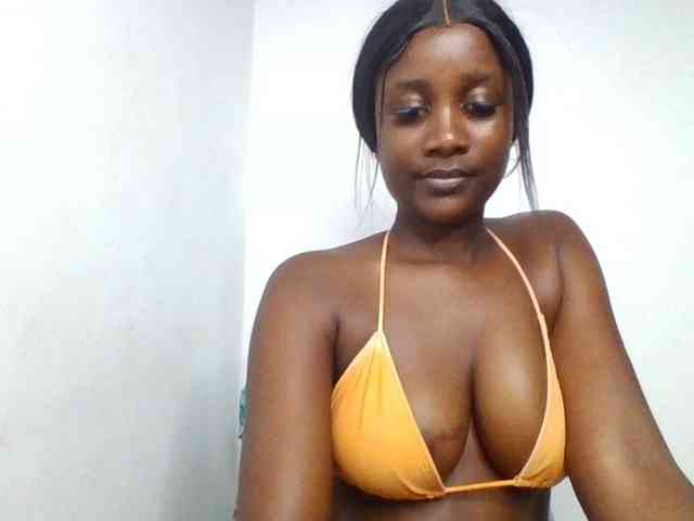 Flirtyarrya webcam
