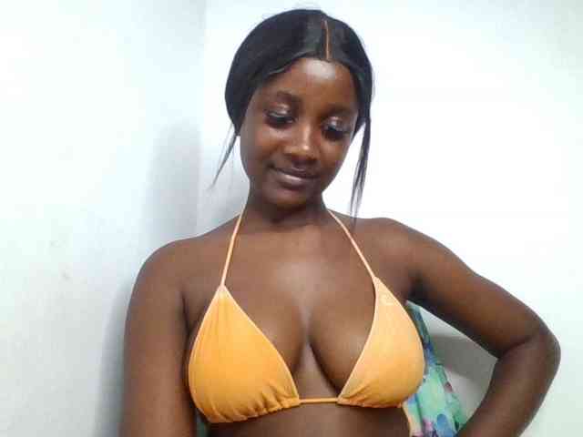 Flirtyarrya webcam