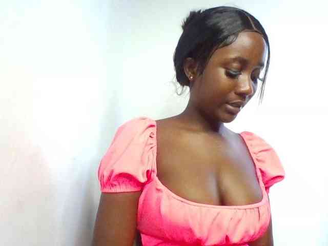 Flirtyarrya webcam