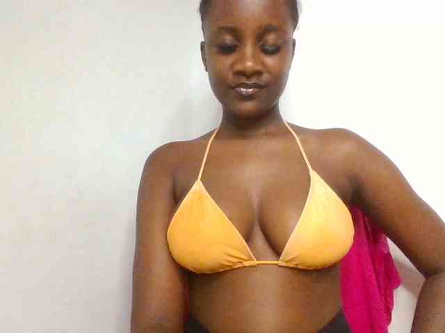 Flirtyarrya webcam