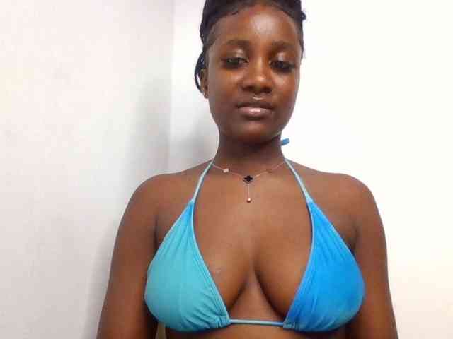 Flirtyarrya webcam