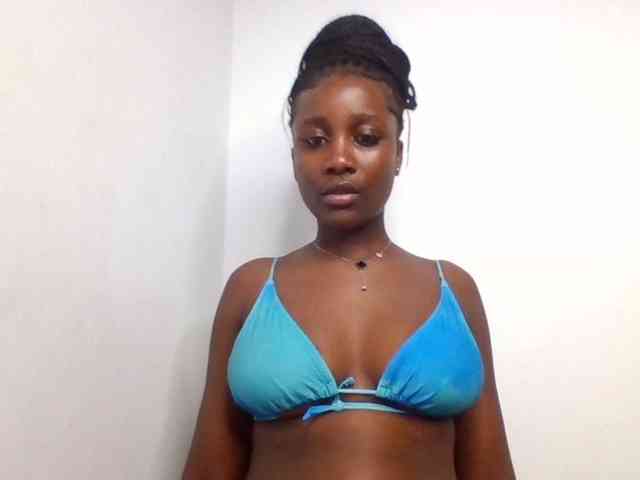 Flirtyarrya webcam