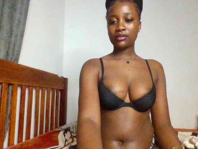 Flirtyarrya webcam