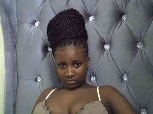 Flirtyarrya webcam