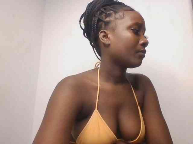 Flirtyarrya webcam