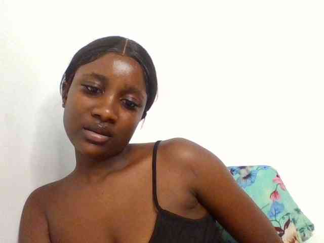 Flirtyarrya webcam