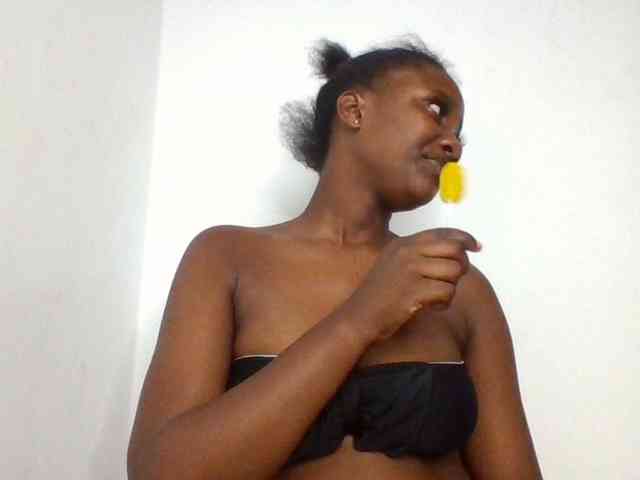 Flirtyarrya webcam