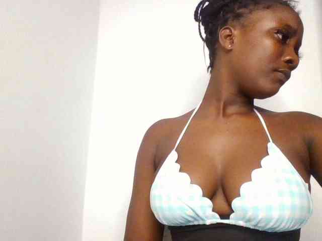Flirtyarrya webcam