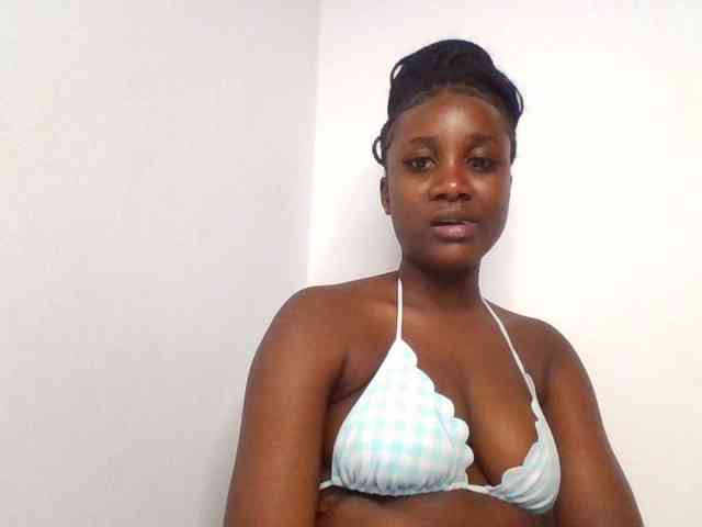 Flirtyarrya webcam