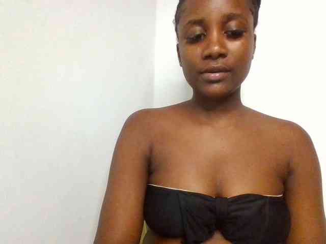 Flirtyarrya webcam