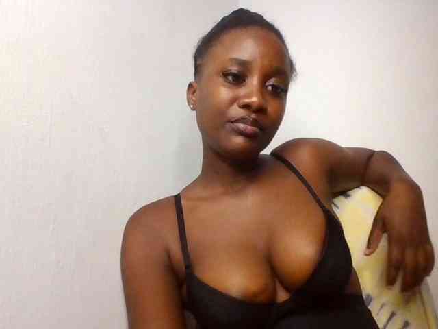 Flirtyarrya webcam
