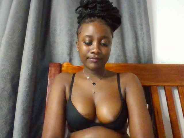 Flirtyarrya webcam