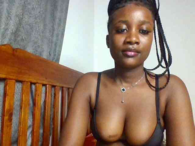Flirtyarrya webcam