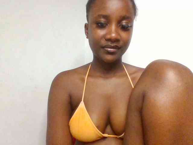 Flirtyarrya webcam