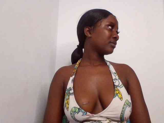 Flirtyarrya webcam