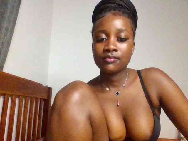 Flirtyarrya webcam