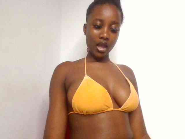 Flirtyarrya webcam