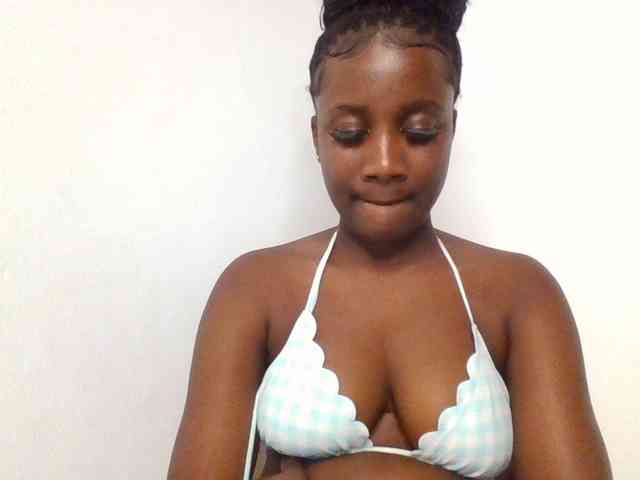 Flirtyarrya webcam