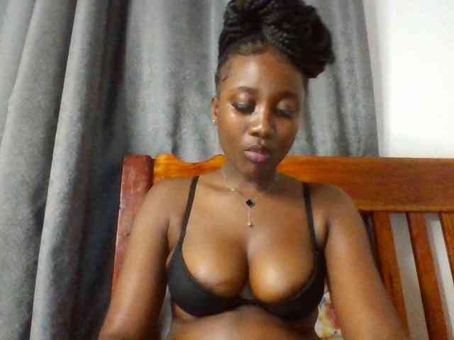 Flirtyarrya webcam
