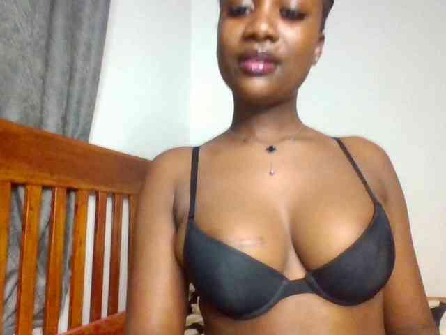 Flirtyarrya webcam