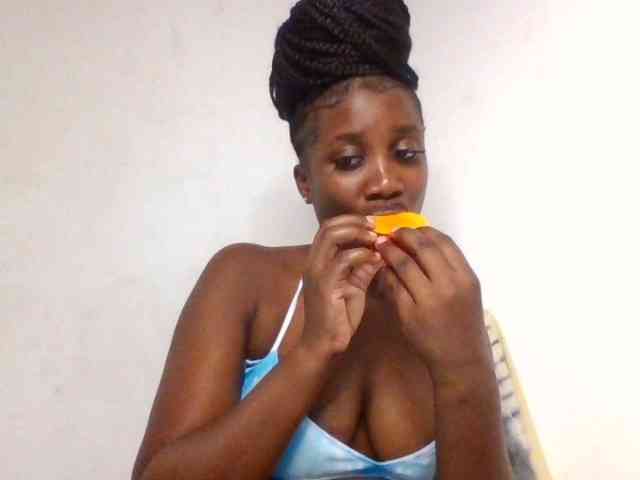 Flirtyarrya webcam