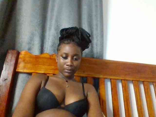 Flirtyarrya webcam