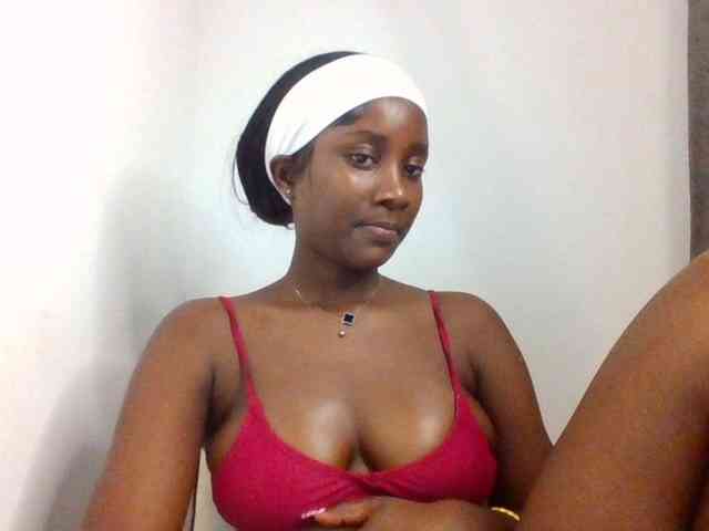 Flirtyarrya webcam