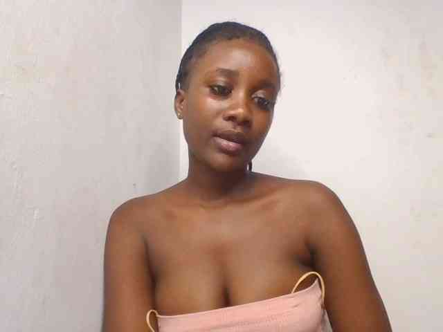 Flirtyarrya webcam