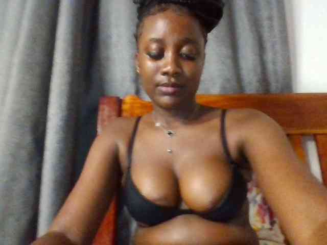 Flirtyarrya webcam