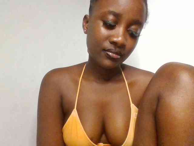 Flirtyarrya webcam