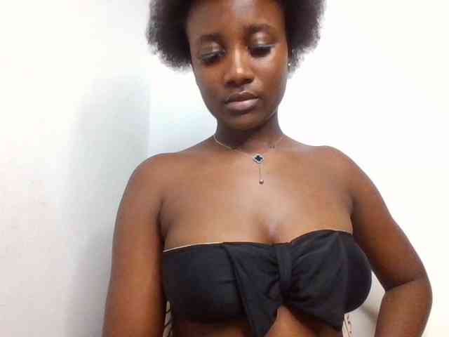 Model: Flirtyarrya