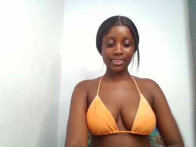 Flirtyarrya webcam