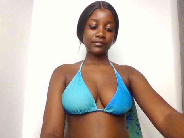 Flirtyarrya webcam