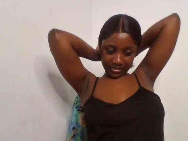 Flirtyarrya webcam