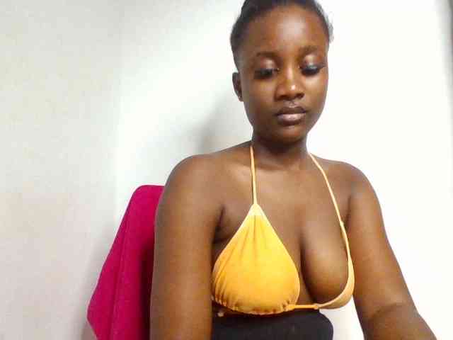 Flirtyarrya webcam