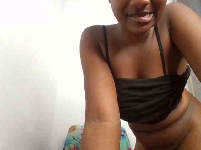 Flirtyarrya webcam
