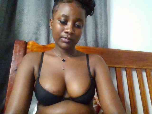 Flirtyarrya webcam